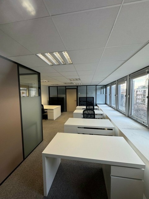 Vente Bureaux / Locaux professionnels, 127 m2 à Marseille 6ème (13006) en France