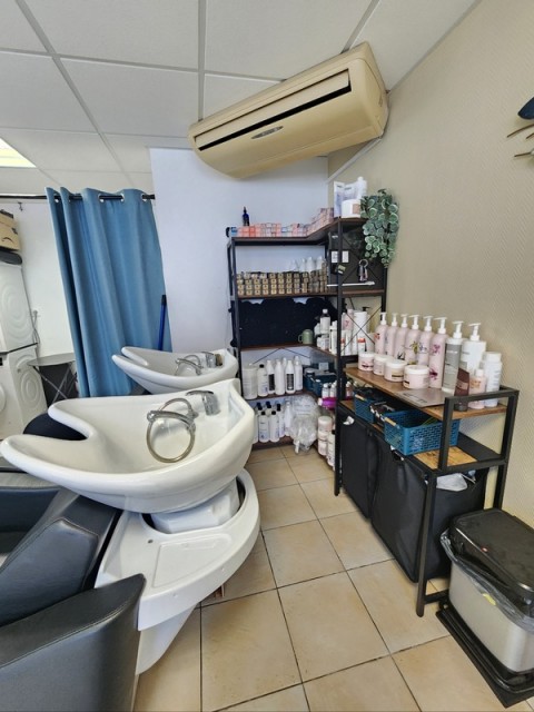 Vente Salon de coiffure de 44 m2 dans une station balnéaire, à Saint-Trojan-les-Bains (17370)