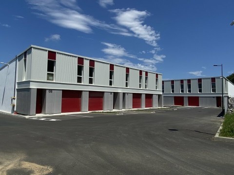 Vente Locaux d'activités/ entrepôts (150 m2, 200 m2, 267 m2) à Bidart (64210) en France