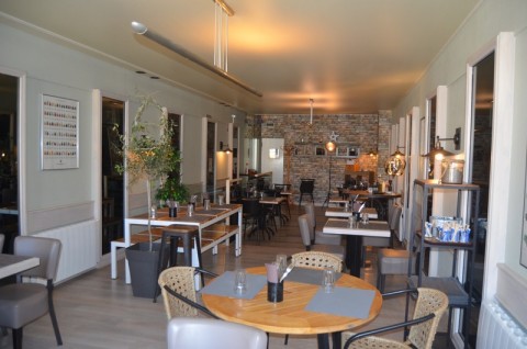 Vente Immeuble, Restaurant avec terrasse dans une ville dynamique en plein développement, à Lons le Saunier (39000)