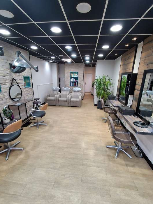Vente Salon de coiffure dans le centre ville, à Saint-Hilaire-du-Harcouët (50600)