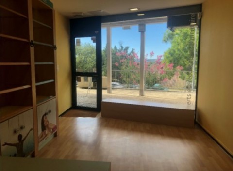 Vente Local commercial de 93 m2 pour plusieurs activités dans le centre ville, à Corbas (69960) en France