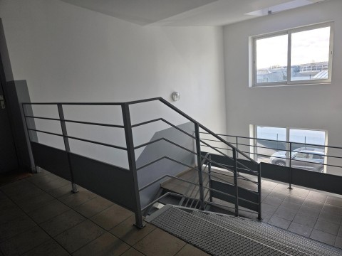 Vente Bureaux / Locaux professionnels, 172 m2 dans une zone d'activité commerciale, à Achères (78260)