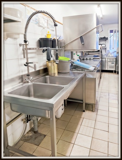 Vente Bar, Restaurant 80 couverts avec terrasse dans une zone passante, à Tarbes (65000)