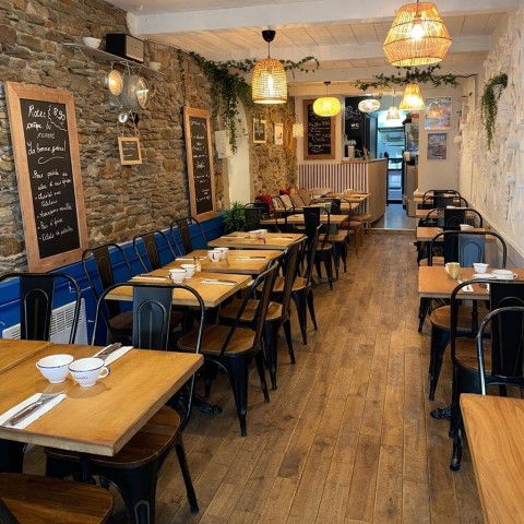 Vente Crêperie 34 couverts avec terrasse dans une zone animée, à Nantes (44000) en France