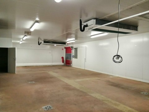 Vente Entrepôt de 675 m2 dans une zone industrielle, à Les Herbiers (85500) en France