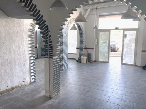 Vente Local commercial possibilité Alimentation, Restaurant, Sandwicherie / Snack dans une zone dynamique, à Saint-Raphaël (83700)