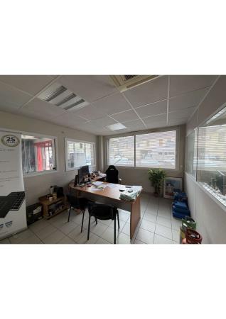 Vente Bureaux / Locaux professionnels, 3230 pi2 à Avignon (84000) en France