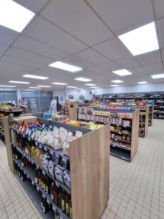 Vente Belle supérette de 250 m² avec parking à Ambrières-les-Vallées (53300)