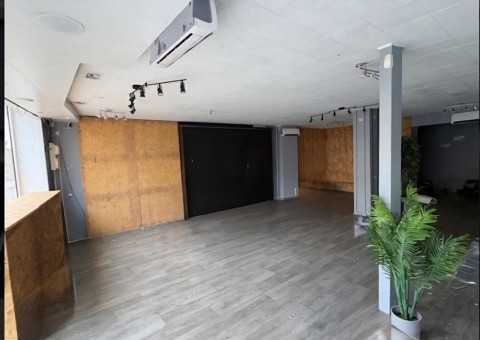 Vente Local commercial de 130 m2 à Dreux en centre ville (28100)