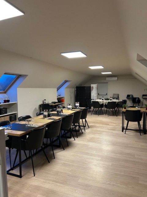 Vente Restaurant licence IV 70 couverts avec terrasse sur un axe routier fréquenté, à Rosult (59230)