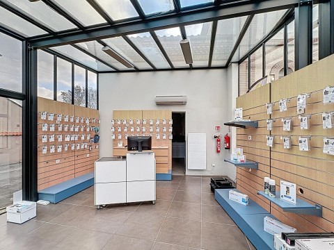 Vente Immeuble professionnel de 1590 pi2 à Cholet (49280) en France