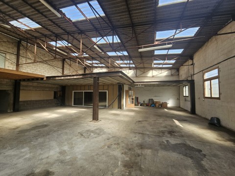 Vente Local d'activité / Entrepôt, 390 m2 à Pons (17800)