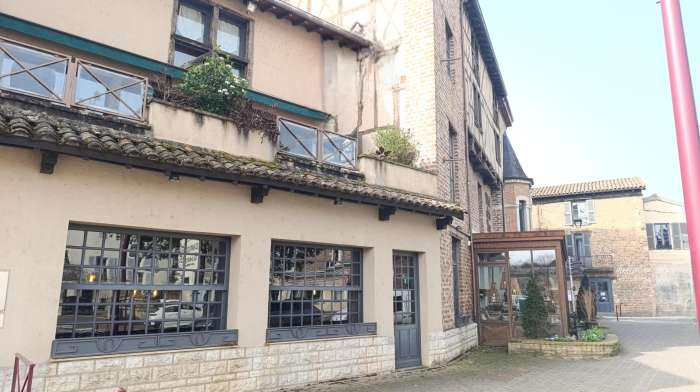 Vente Restaurant licence IV 80 couverts dans une zone touristique, à Châtillon-sur-Chalaronne (01400) en France