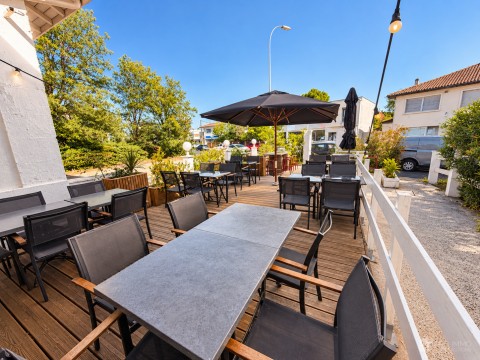 Vente Restaurant traditionnel avec terrasse en emplacement N°1, proche de Villenave-d'Ornon (33140) en France