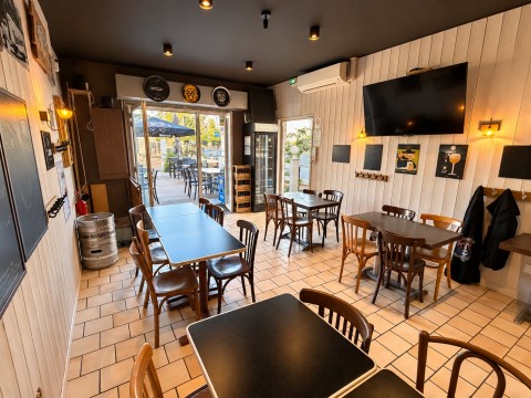 Vente Restaurant traditionnel avec terrasse en emplacement N°1, proche de Villenave-d'Ornon (33140) en France