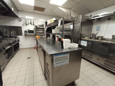 Vente Local commercial , 310 m2 à Vauréal (95490) en France
