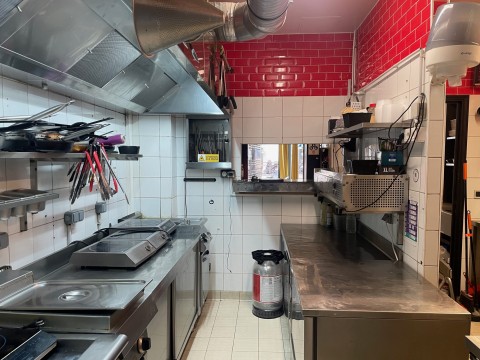 Vente Pizzeria, Restaurant licence IV 54 couverts avec terrasse sur un axe passant, à Neuilly-sur-Seine (92200)