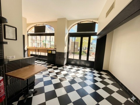 Vente Boutique de 42 m2 dans le centre ville, à Chartres (28000)
