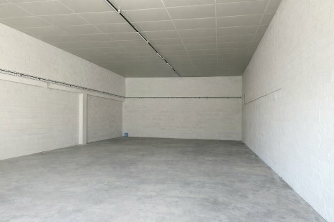 Vente Local commercial de 200 m2 pour différentes activités sur un axe fréquenté, à Saint-Rémy-de-Provence (13210)