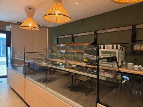 Vente Local commercial avec extraction idéal pour Traiteur, Epicerie, Restaurant dans le centre ville, à Caluire-et-Cuire (69300)