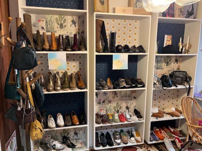 Vente Chaussures, maroquinerie dans une zone touristique, à Saint-Sever (40500)