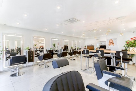 Vente Salon de coiffure Salon de coiffure et head SPA haut de gamme de 61 m2, 61 m2 en plein centre ville d'Eaubonne (95600)
