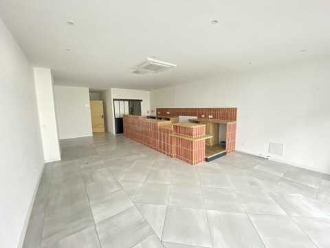 Vente Local commercial de 114 m2 pour nombreuses activités dans un centre commercial, à Plaisance-du-Touch (31830)