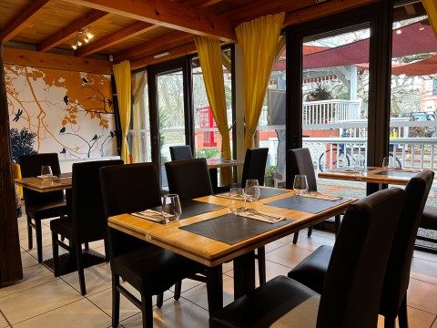 Vente Ensemble restaurant, épicerie fine, bar 100 couverts avec terrasse à Tarbes (65000)