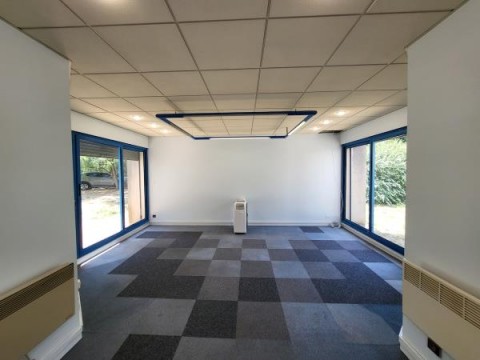 Vente Bureaux / Locaux professionnels, 366 m2 à Avignon (84000) en France