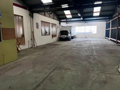 Vente Local commercial de 225 m2 en centre ville de Gournay en Bray (76220)