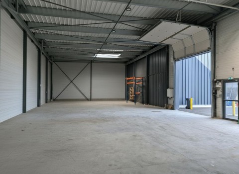 Vente Entrepôt avec bureaux de 264 m2 à Creil (60100)