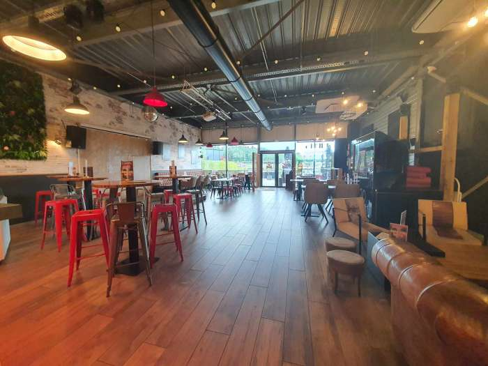 Vente Bar ambiance tapas et cocktails - restauration dans une zone commerciale, à Saint-André-de-Cubzac (33240)
