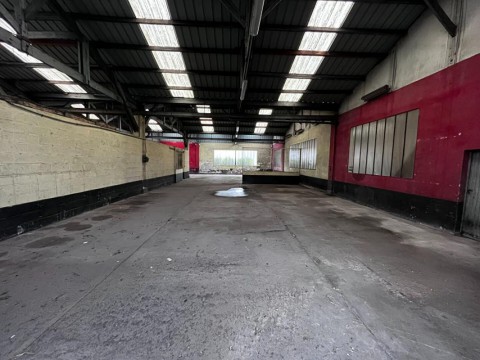 Vente Local commercial ou d'activités de 300 m2 à Gournay-en-Bray en centre ville (76220)