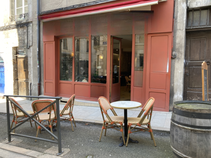 Vente Bar et espace de caviste dans une zone touristique, à La Charité-sur-Loire (58400) en France