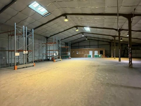Vente Bâtiment professionnel de 680 m2 à Saint-Pantaléon-de-Larche (19600)