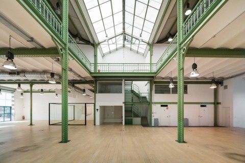 Vente Ensemble de bureaux de 1 750 pi2 à Etterbeek en Belgique