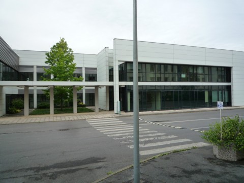 Vente Bureaux / Locaux professionnels, 2412 m2 à Château-Thierry (02400)