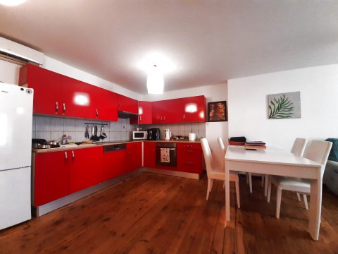 Vente Local commercial Immeuble, 135 m2 dans une rue commerçante, à Saint-Martin-de-Valamas (07310)