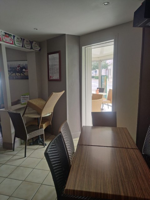 Vente Bar, PMU 50 places avec terrasse à Château-Gontier-sur-Mayenne (53200)