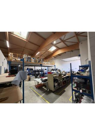 Vente Local d'activité / Entrepôt, 390 m2 à Bollène (84500) en France