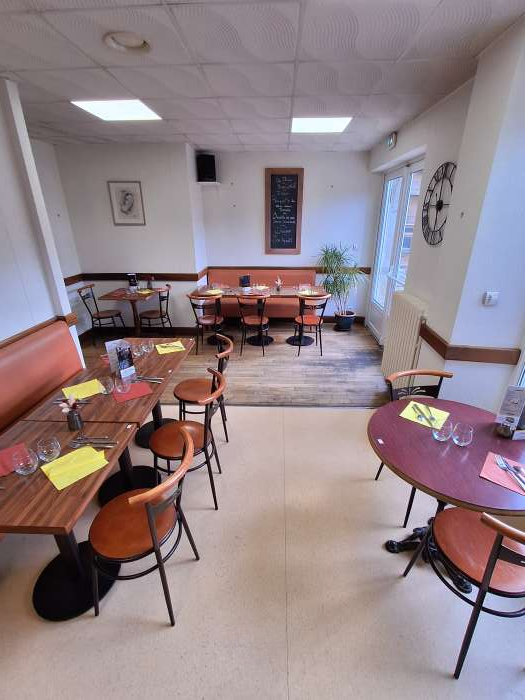 Vente Bar - restaurant de 175 places dans le centre ville de Saint-Hilaire-du-Harcouët (50600)