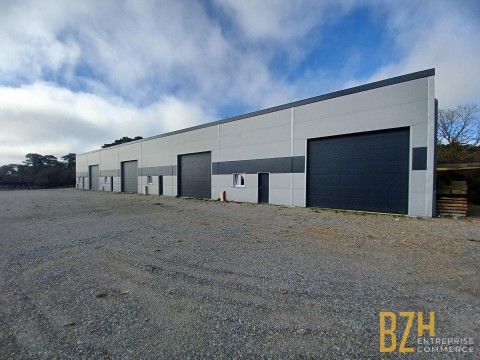 Vente Local d'activité de 2160 pi2 à Lorient (56100) en France