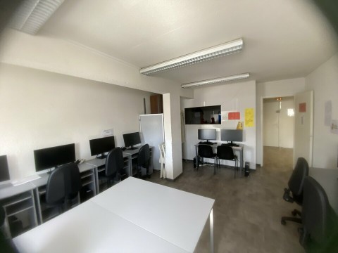Vente Bureaux / Locaux professionnels, 1630 pi2 à Dax (40100) en France