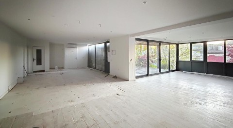 Vente Local commercial Immeuble, 1720 pi2 à Macau (33460) en France