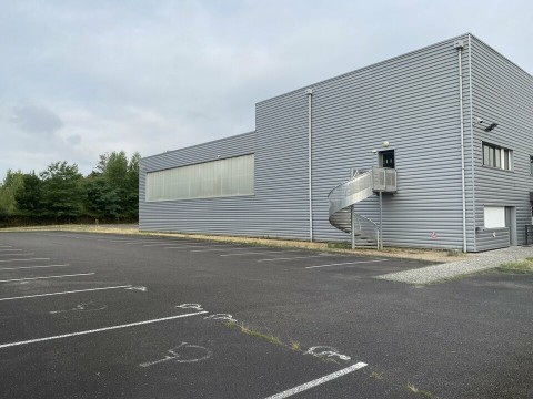 Vente Local d'activité / Entrepôt, 1270 m2 dans une zone d'activité, à Saint-Avit (40090) en France