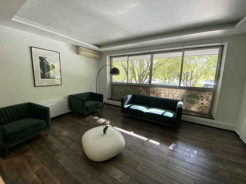 Vente Bureaux / Locaux professionnels, 107 m2 à Marseille 8ème (13008)
