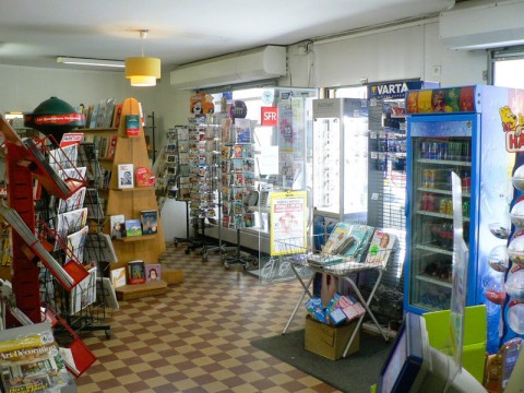Vente Immeuble, Tabac, Presse, Librairie, PMU, Loto, 344 m2 dans le centre d'une commune de 1300 habitants, à Gabarret (40310)