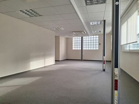 Vente Bureaux / Locaux professionnels, 250 m2 à Gonfreville-l'Orcher (76700)