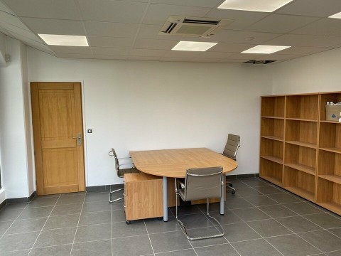 Vente Bureaux / Locaux professionnels, 137 m2 à Ecques (62129)